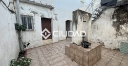 CASA CON SALIDA A 2 CALLES — OPORTUNIDAD DE INVERSIÓN EN EL CENTRO DE LEBRIJA