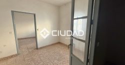 CASA CON SALIDA A 2 CALLES — OPORTUNIDAD DE INVERSIÓN EN EL CENTRO DE LEBRIJA