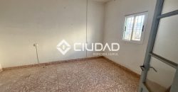 CASA CON SALIDA A 2 CALLES — OPORTUNIDAD DE INVERSIÓN EN EL CENTRO DE LEBRIJA