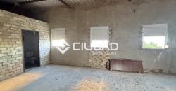 CASA CON SALIDA A 2 CALLES — OPORTUNIDAD DE INVERSIÓN EN EL CENTRO DE LEBRIJA