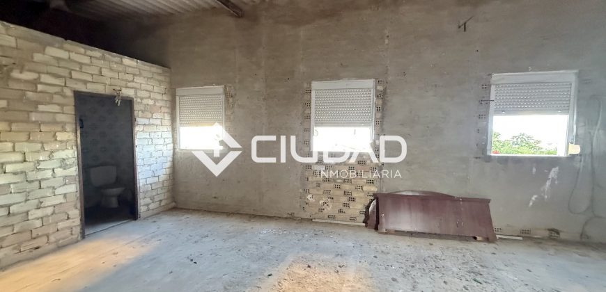 CASA CON SALIDA A 2 CALLES — OPORTUNIDAD DE INVERSIÓN EN EL CENTRO DE LEBRIJA
