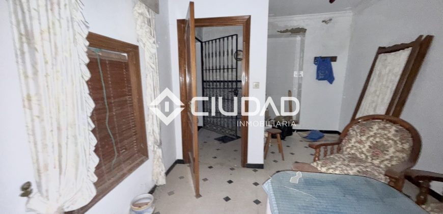 CASA SEÑORIAL EN PLENO CENTRO DE LEBRIJA — GRAN OPORTUNIDAD DE PROYECTO