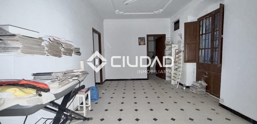 CASA SEÑORIAL EN PLENO CENTRO DE LEBRIJA — GRAN OPORTUNIDAD DE PROYECTO