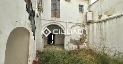 CASA SEÑORIAL EN PLENO CENTRO DE LEBRIJA — GRAN OPORTUNIDAD DE PROYECTO