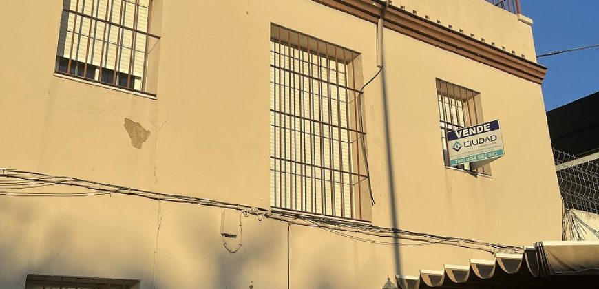 CASA EN CALLE COMPAÑÍA