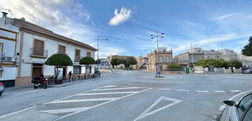 En Venta Casa en esquina – Zona Parque de la Oña, Trebujena (Cádiz)