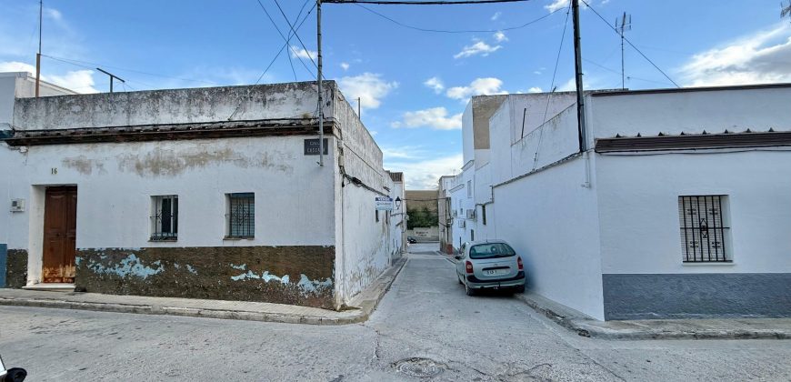 En Venta Casa en esquina – Zona Parque de la Oña, Trebujena (Cádiz)