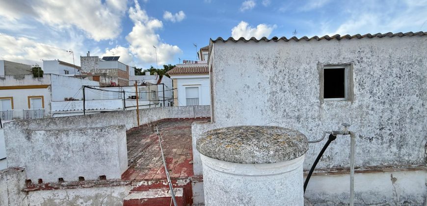 En Venta Casa en esquina – Zona Parque de la Oña, Trebujena (Cádiz)