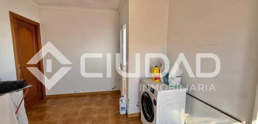 VIVIENDA INDEPENDIENTE CON COCHERA DE 115M2 – ZONA EL RECREO, LEBRIJA