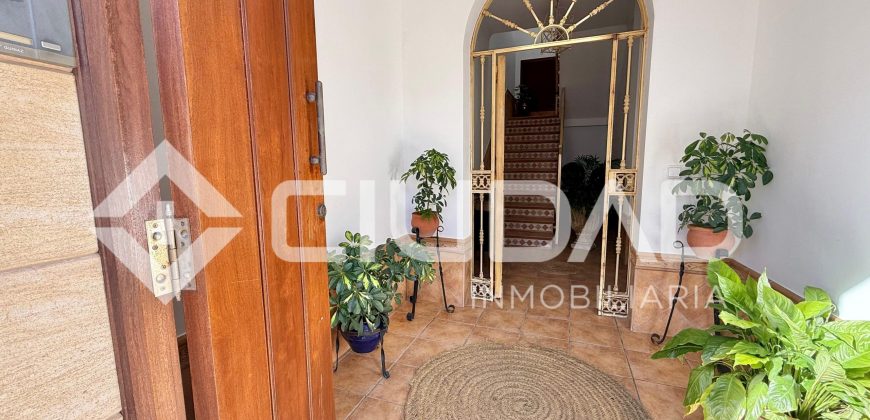 VIVIENDA INDEPENDIENTE CON COCHERA DE 115M2 – ZONA EL RECREO, LEBRIJA