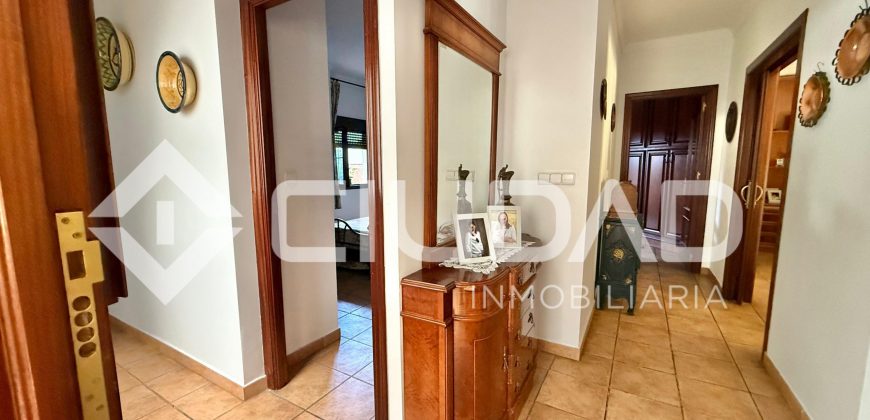 VIVIENDA INDEPENDIENTE CON COCHERA DE 115M2 – ZONA EL RECREO, LEBRIJA