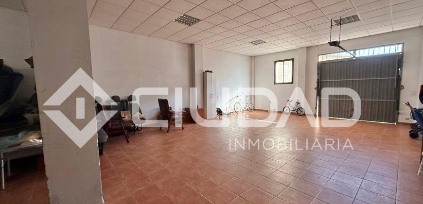 VIVIENDA INDEPENDIENTE CON COCHERA DE 115M2 – ZONA EL RECREO, LEBRIJA