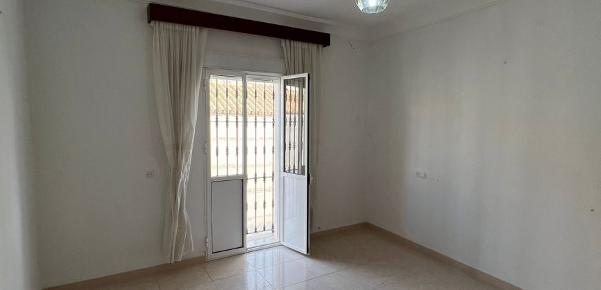 CASA DE DOS PLANTAS EN FUENTES DE ANDALUCÍA