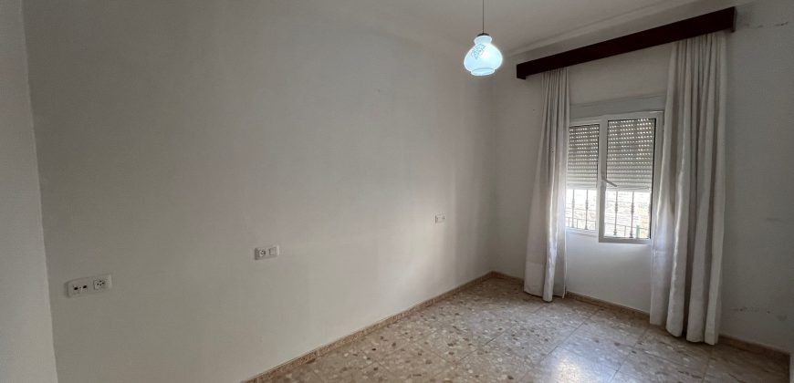 CASA DE DOS PLANTAS EN FUENTES DE ANDALUCÍA