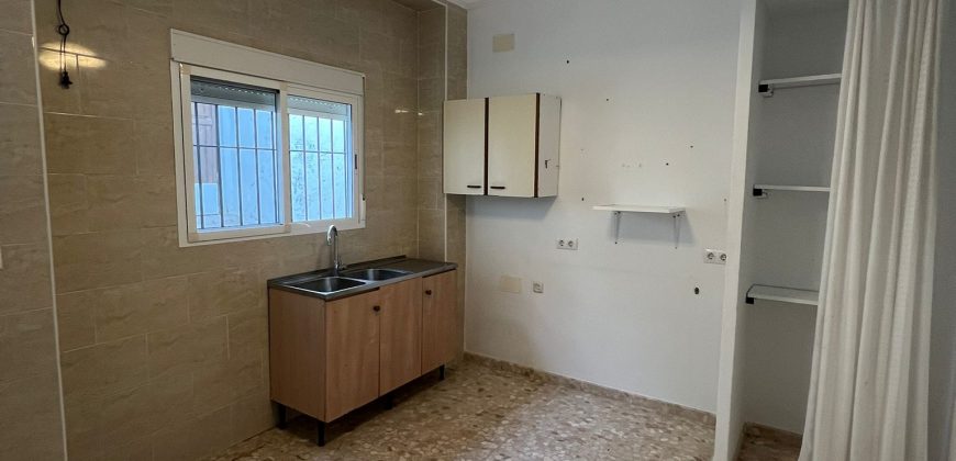 CASA DE DOS PLANTAS EN FUENTES DE ANDALUCÍA