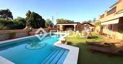 Chalet con piscina y jardín en Av. Al-Ándalus