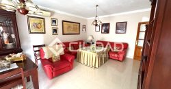 Chalet con piscina y jardín en Av. Al-Ándalus