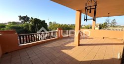 Chalet con piscina y jardín en Av. Al-Ándalus