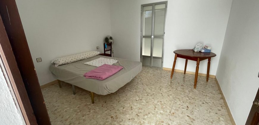 CASA DE DOS PLANTAS EN FUENTES DE ANDALUCÍA