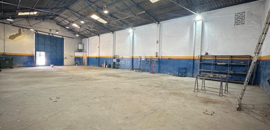 NAVE EN CARRETERA DE CARMONA