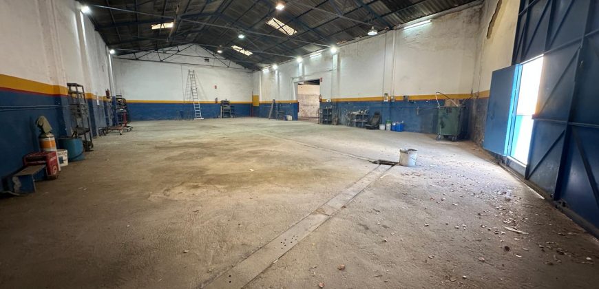 NAVE EN CARRETERA DE CARMONA