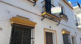 GRAN CASA EN FUENTES DE ANDALUCÍA