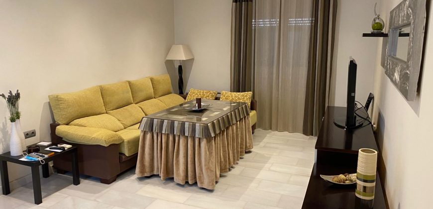 CASA CON COCHERA EN EL BARCO