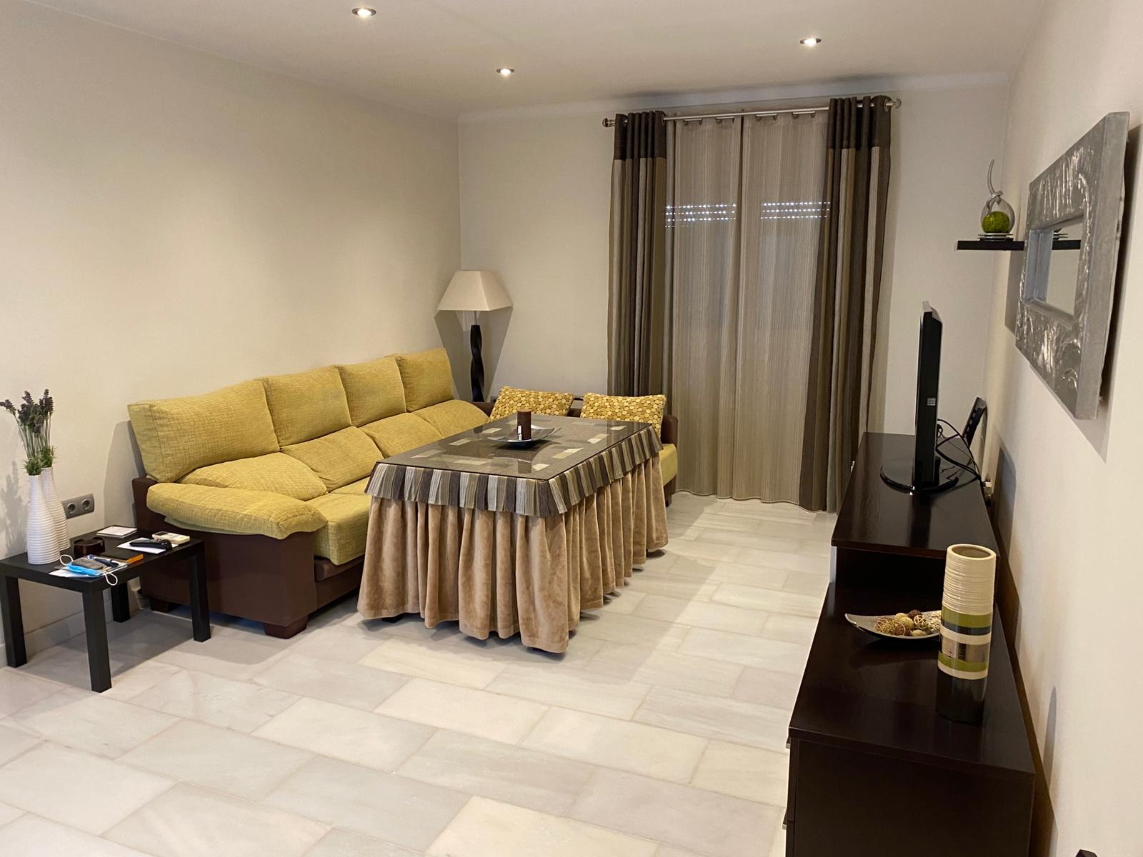 CASA CON COCHERA EN EL BARCO