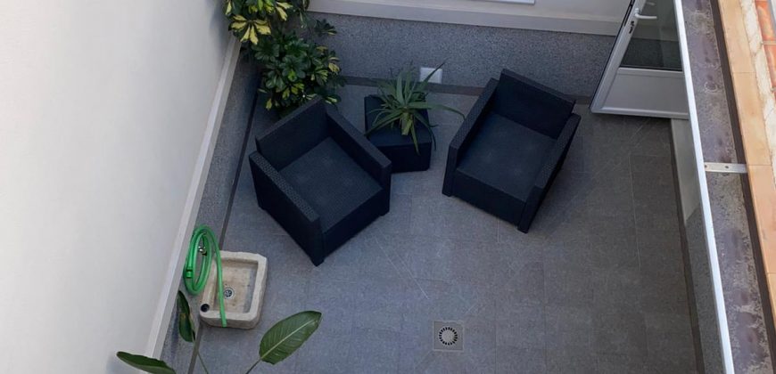 CASA CON COCHERA EN EL BARCO