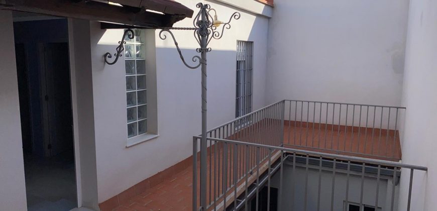 CASA CON COCHERA EN EL BARCO