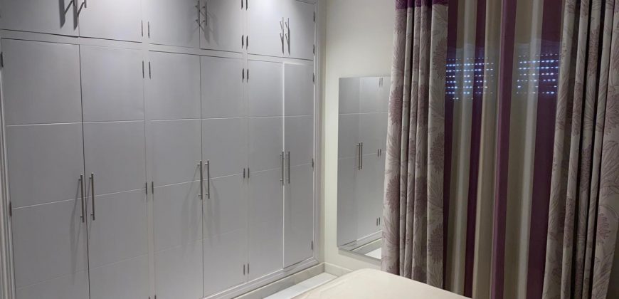 CASA CON COCHERA EN EL BARCO