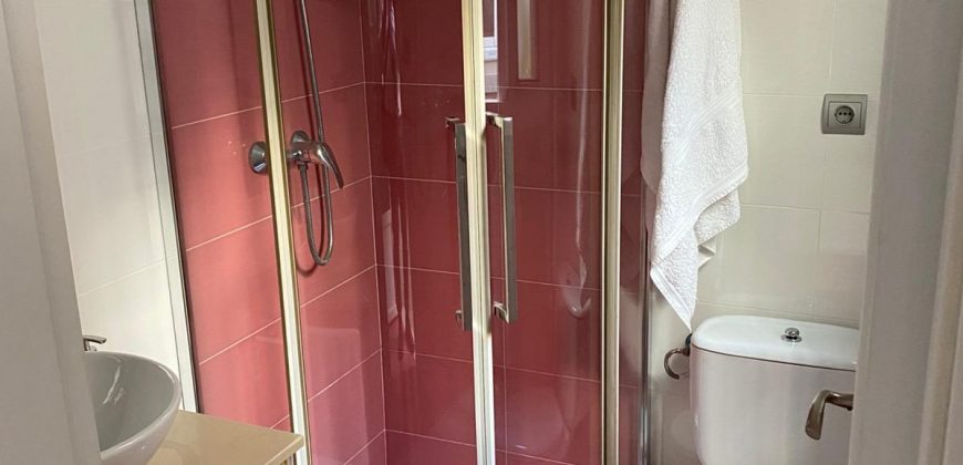 CASA CON COCHERA EN EL BARCO