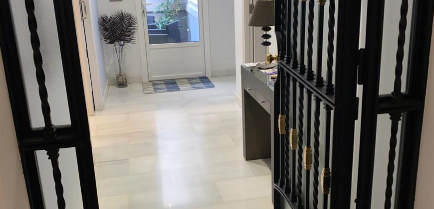 CASA CON COCHERA EN EL BARCO