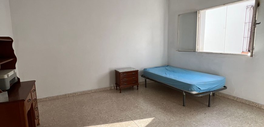 CASA MUY CERCA DEL CENTRO