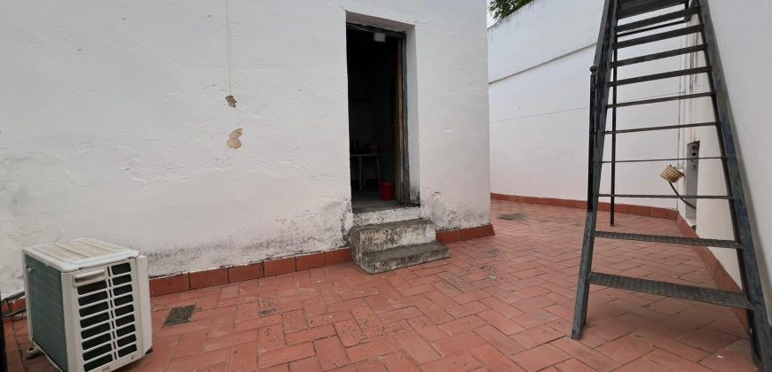 CASA MUY CERCA DEL CENTRO