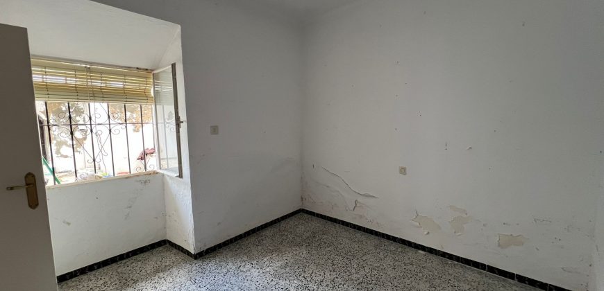 CASA DE DOS PLANTAS CERCA DEL CENTRO