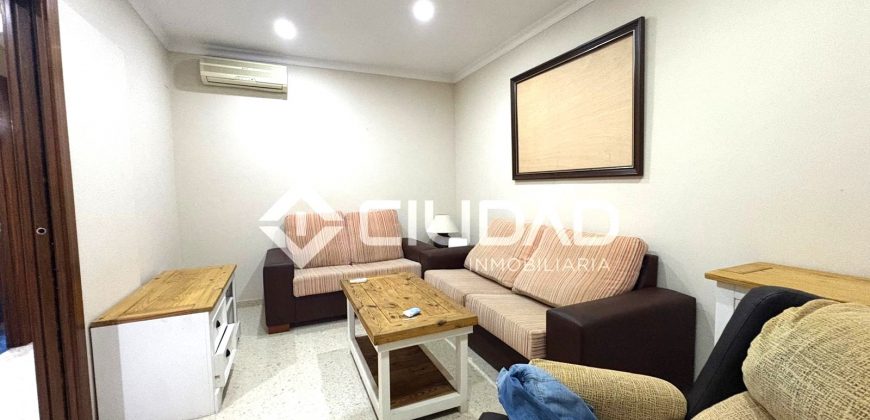 Adosado con sótano y patio en Pino Alto