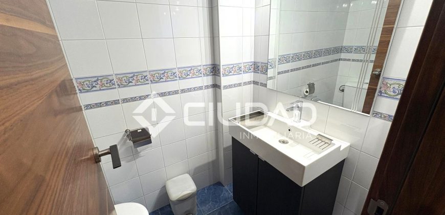 Adosado con sótano y patio en Pino Alto