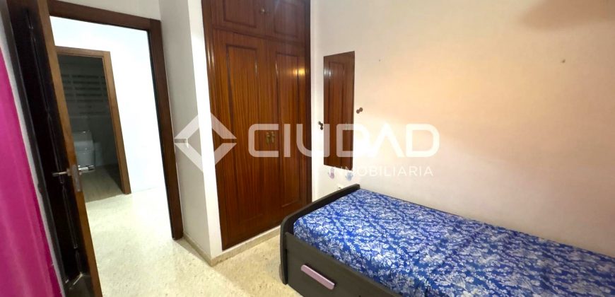 Adosado con sótano y patio en Pino Alto