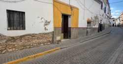 CASA DE DOS PLANTAS CERCA DEL CENTRO