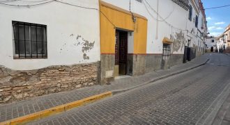 CASA DE DOS PLANTAS CERCA DEL CENTRO