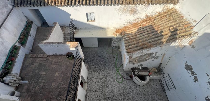 CASA DE DOS PLANTAS CERCA DEL CENTRO