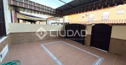 Adosado con sótano y patio en Pino Alto