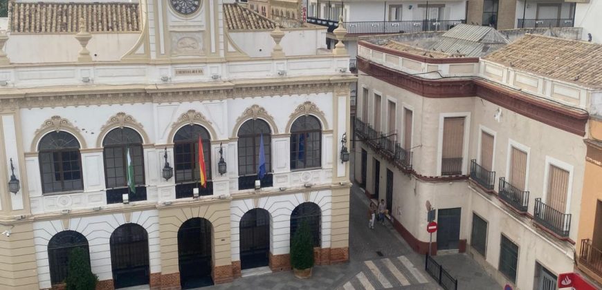 Espectacular Piso situado en Plaza del Ayuntamiento de Morón de la Fra.