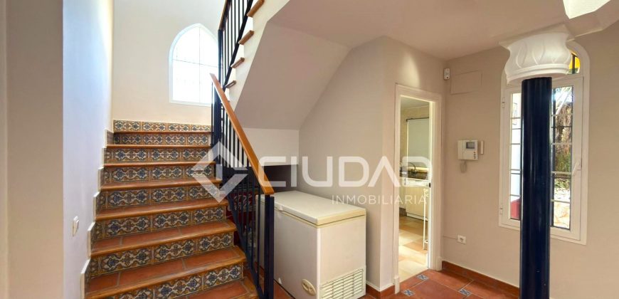 Chalet con jardín y piscina en Martín Miguel