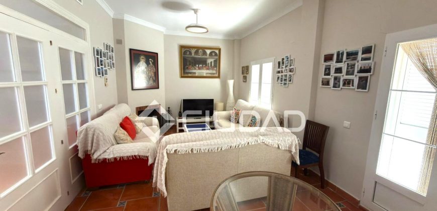 Chalet con jardín y piscina en Martín Miguel