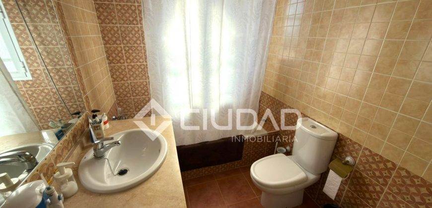 Chalet con jardín y piscina en Martín Miguel