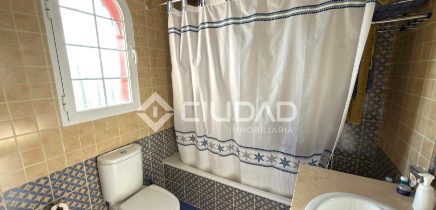 Chalet con jardín y piscina en Martín Miguel