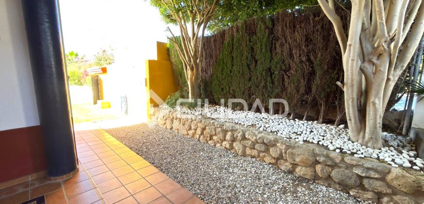 Chalet con jardín y piscina en Martín Miguel