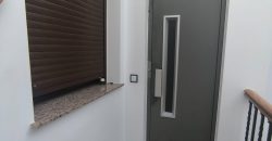 CASA CON COCHERA LISTA PARA ENTRAR A VIVIR